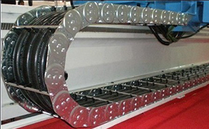 1740649954549252.jpg 百度推廣鋼制拖鏈.jpg